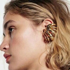 New! Zara Gold Cuff Post Earrings (1048) NWOT